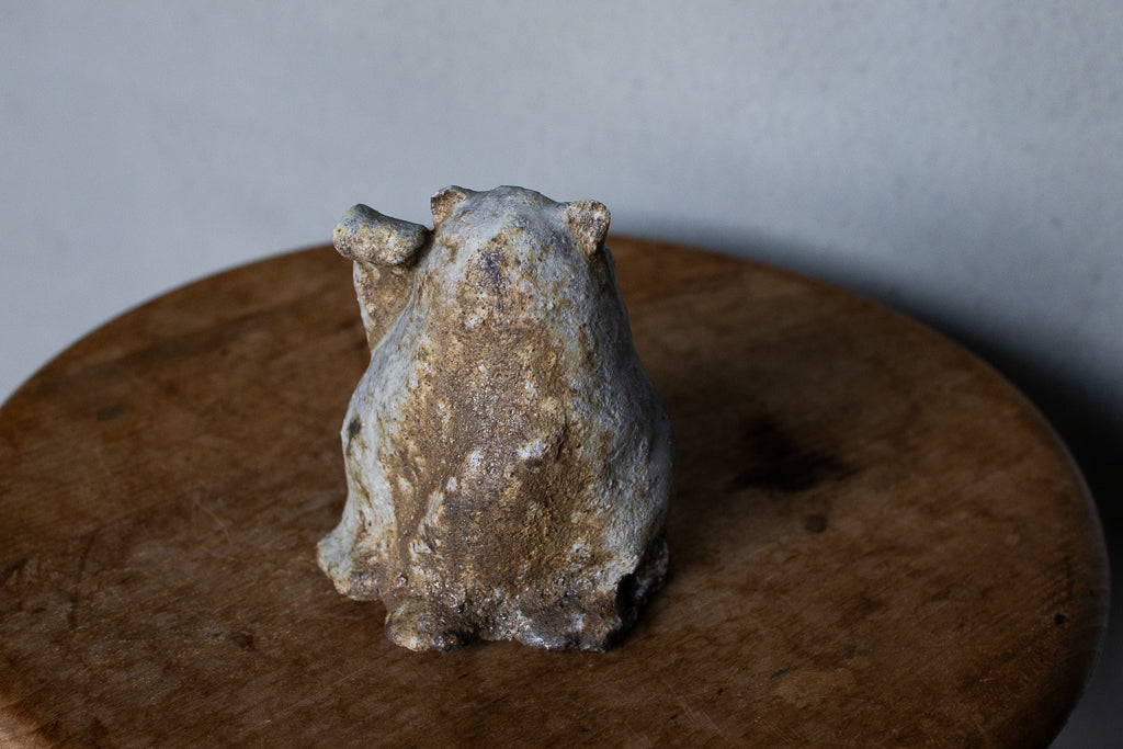 高橋燎 / 曖昧で小ぶりな招き猫 ’24初窯作品 薪窯(トレインキルン)オブジェ