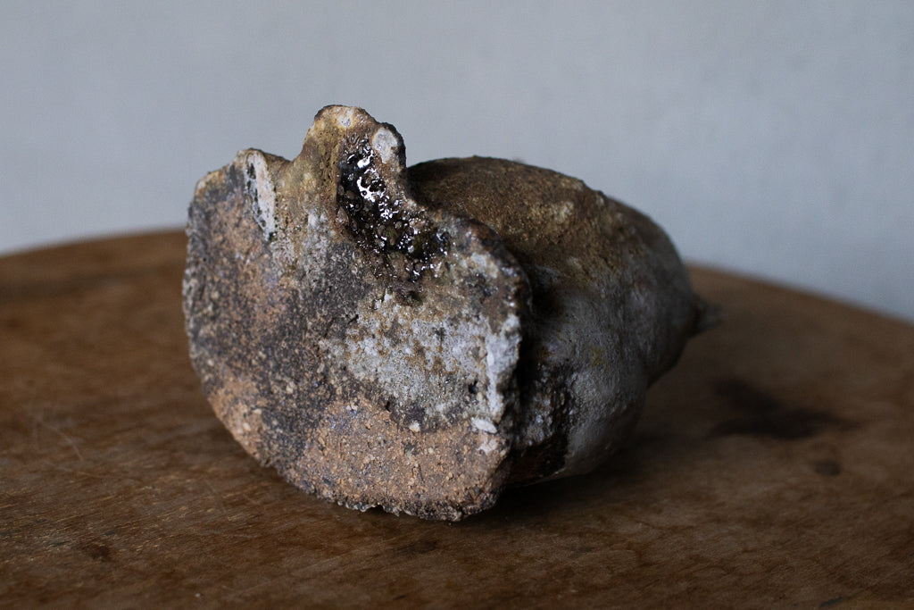 高橋燎 / 曖昧で小ぶりな招き猫 ’24初窯作品 薪窯(トレインキルン)オブジェ