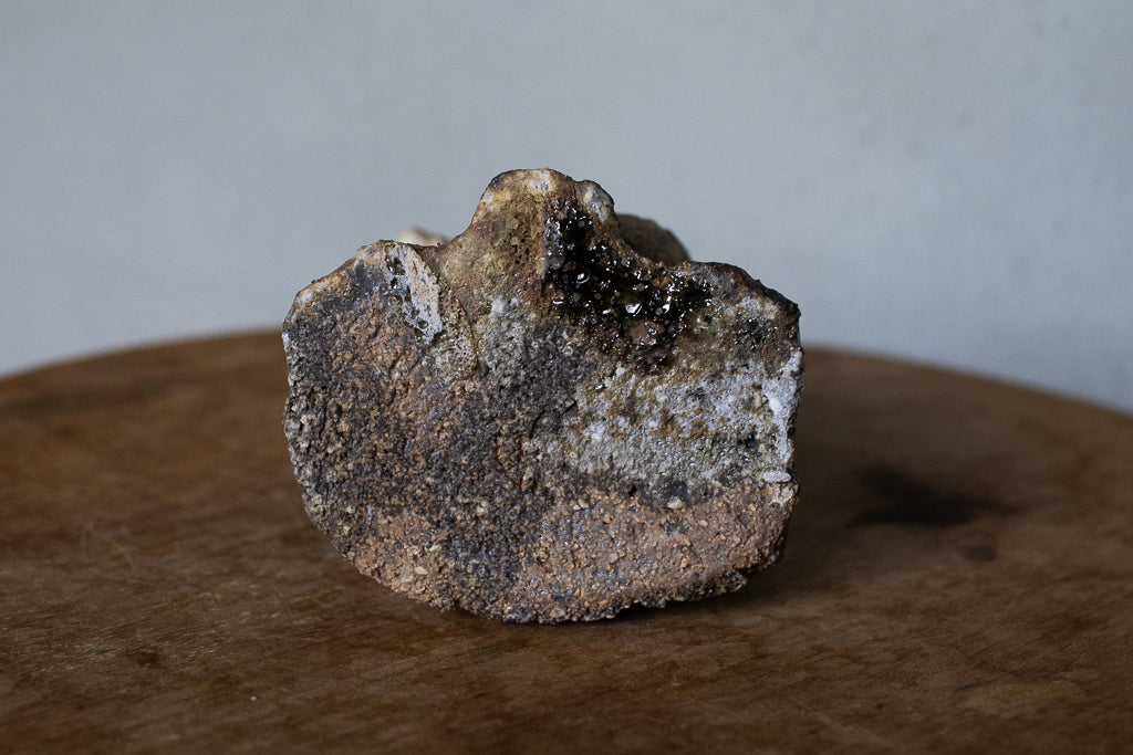 高橋燎 / 曖昧で小ぶりな招き猫 ’24初窯作品 薪窯(トレインキルン)オブジェ