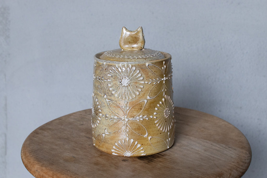 Ayaka / 土もの 蓋もの シュガーポット イッチン 猫