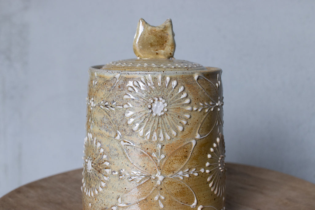 Ayaka / 土もの 蓋もの シュガーポット イッチン 猫