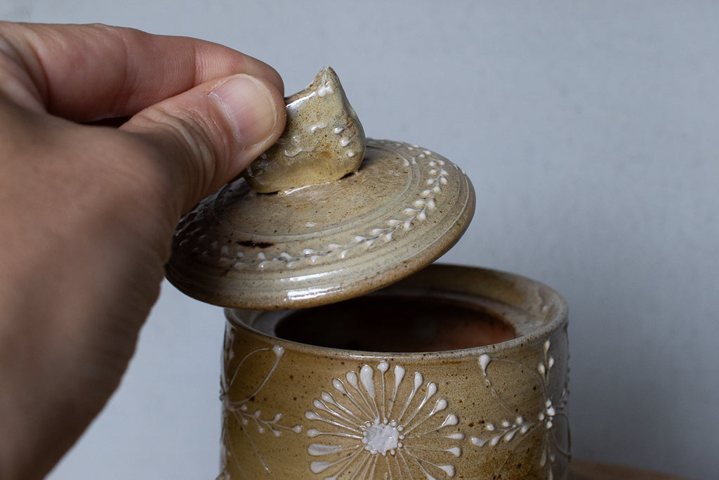 Ayaka / 土もの 蓋もの シュガーポット イッチン 猫