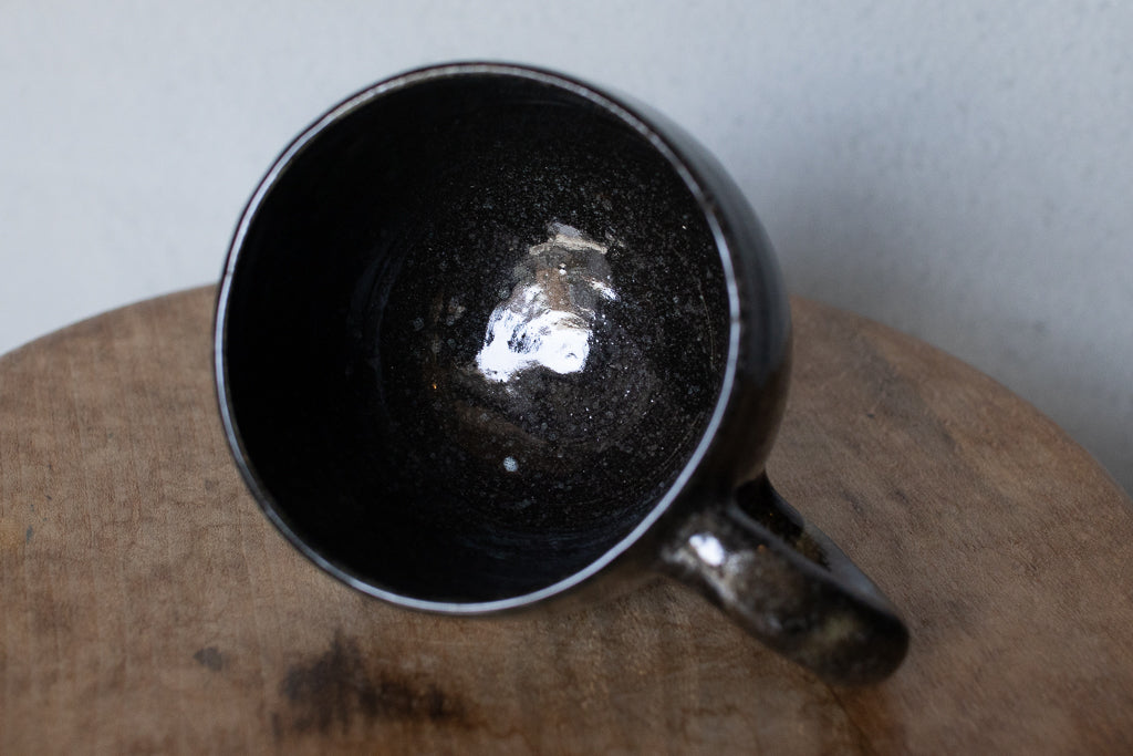 時山桜 / 大きめのマグカップ 黒 ねこちゃん、壺、ファイヤー