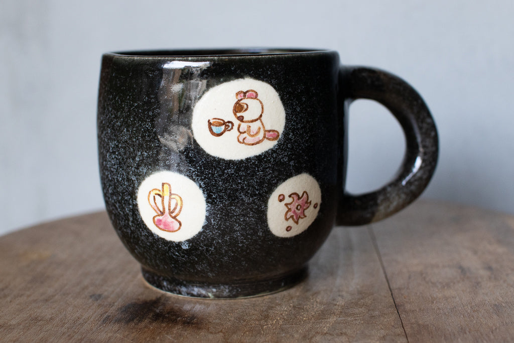 時山桜 / 大きめのマグカップ 黒 ねこちゃん、壺、ファイヤー