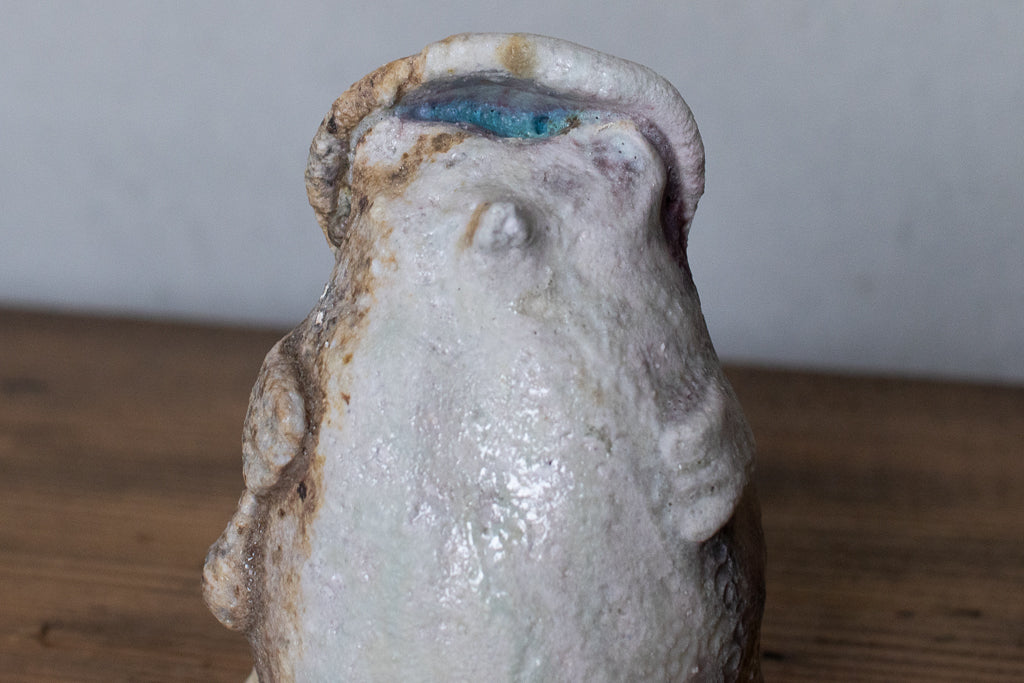 高橋燎 / オブジェ”曖昧で小ぶりなたぬき” ’24薪窯(トレインキルン)