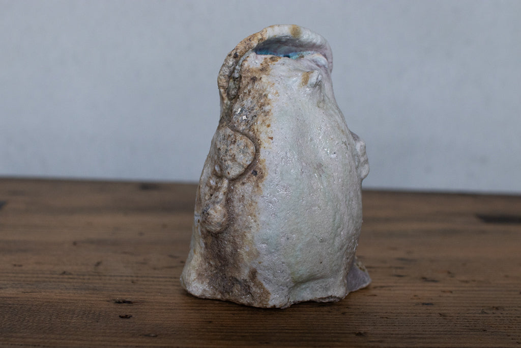 高橋燎 / オブジェ”曖昧で小ぶりなたぬき” ’24薪窯(トレインキルン)