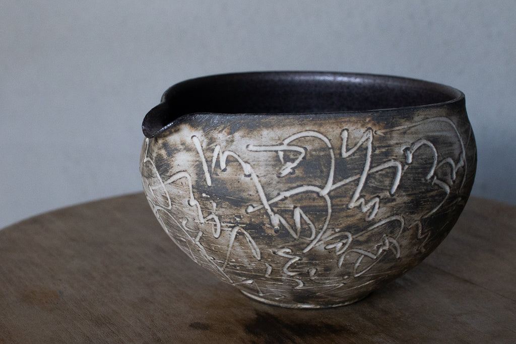 中島智靖 / 枯色線紋 片口(丸)A  ’24 リズミカルな器 酒器 注器