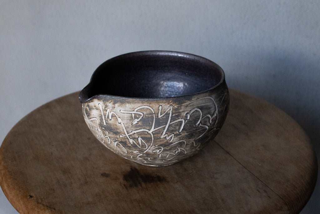 中島智靖 / 枯色線紋 片口(丸)A  ’24 リズミカルな器 酒器 注器