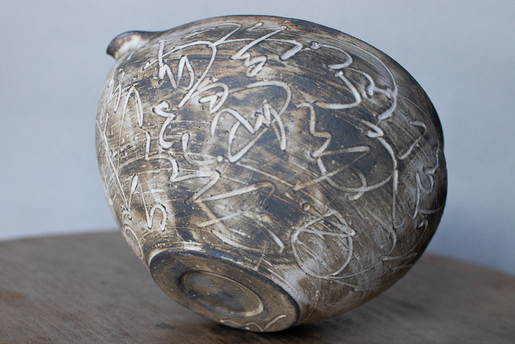 中島智靖 / 枯色線紋 片口(丸)A  ’24 リズミカルな器 酒器 注器