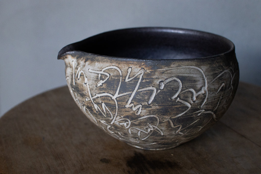 中島智靖 / 枯色線紋 片口(丸)A  ’24 リズミカルな器 酒器 注器