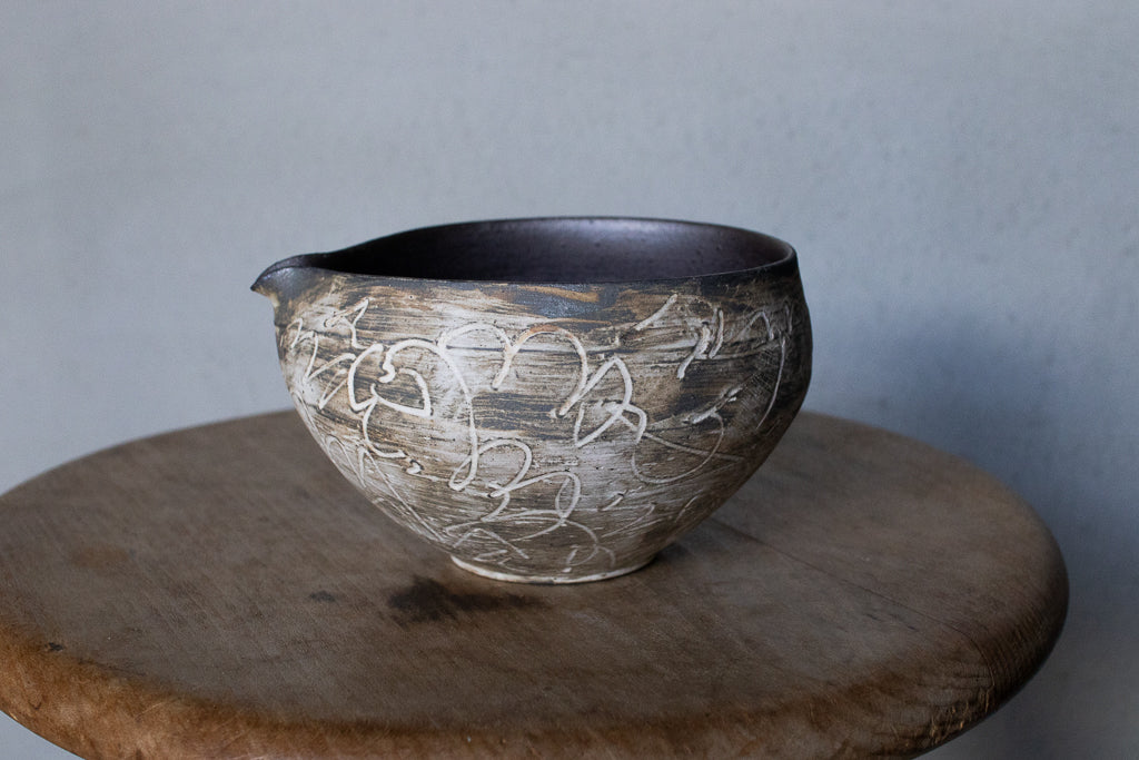 中島智靖 / 枯色線紋 片口(丸)B  ’24 リズミカルな器 酒器 注器