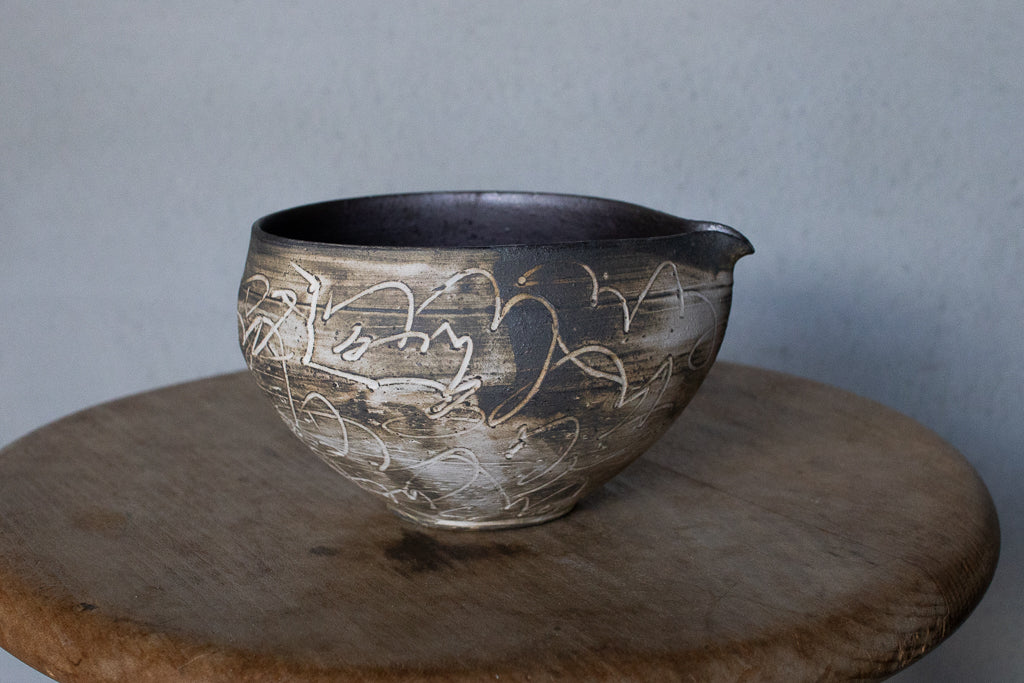 中島智靖 / 枯色線紋 片口(丸)B  ’24 リズミカルな器 酒器 注器