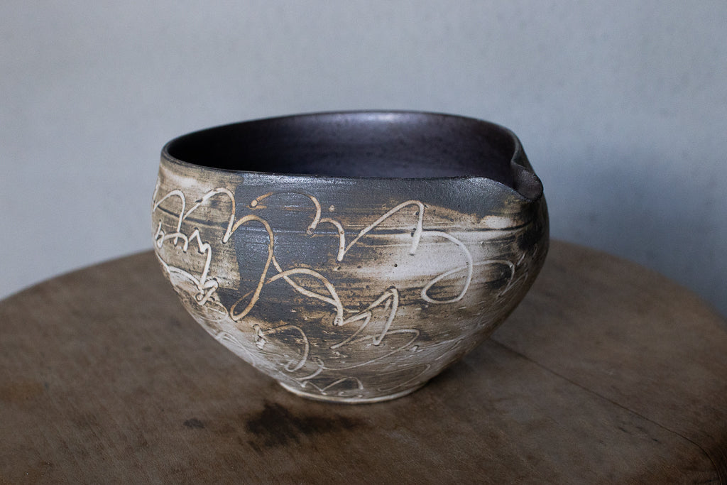 中島智靖 / 枯色線紋 片口(丸)B  ’24 リズミカルな器 酒器 注器