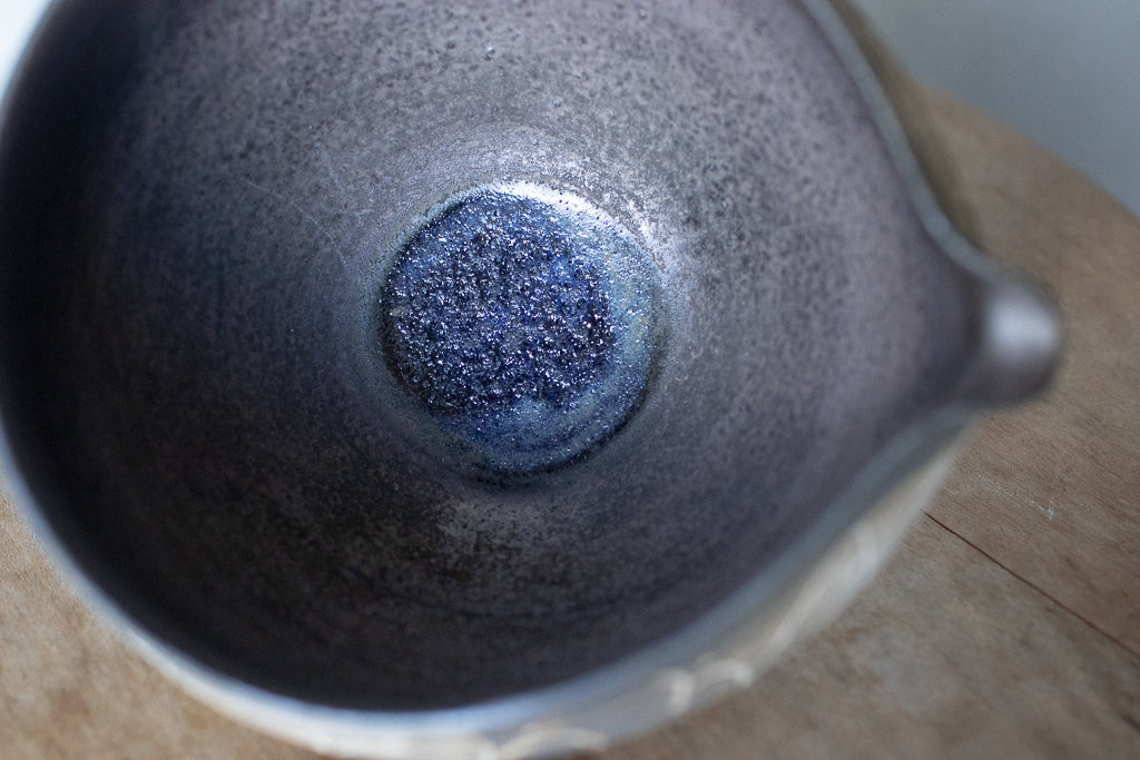 中島智靖 / 枯色線紋 片口(丸)B  ’24 リズミカルな器 酒器 注器