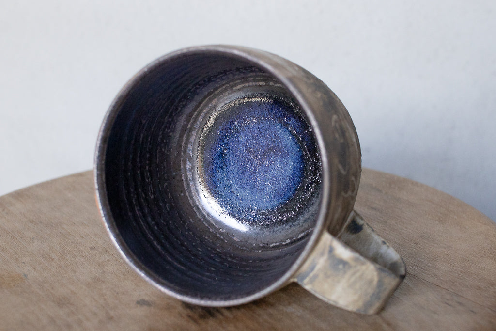 中島智靖 / 枯色線紋マグカップ '24 リズミカルな器