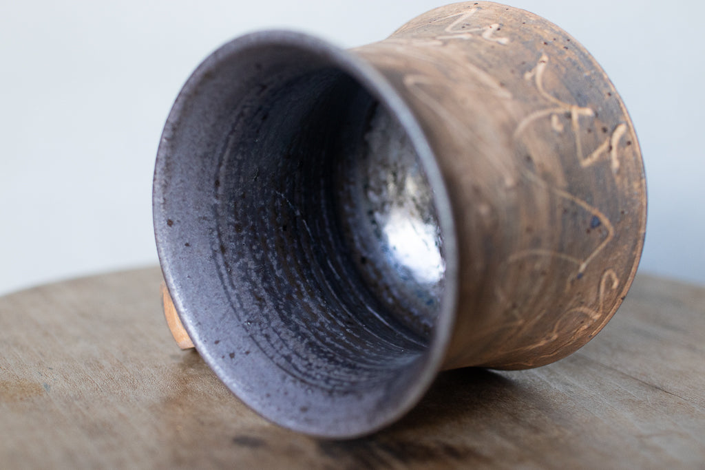 中島智靖 / 枯色線紋 角マグカップ 赤褐色