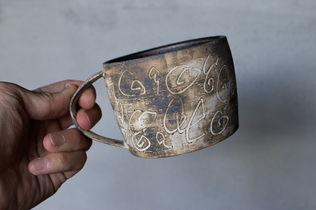 中島智靖 / 枯色線紋マグカップ '24 リズミカルな器