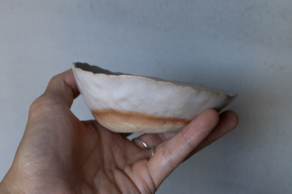 田川舞 / 手びねり小皿 大(白)