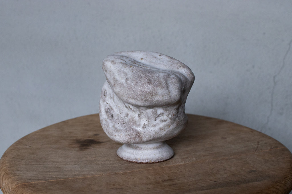 鷲沢ワシ子 / 石のオブジェ