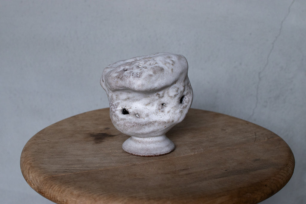 鷲沢ワシ子 / 石のオブジェ