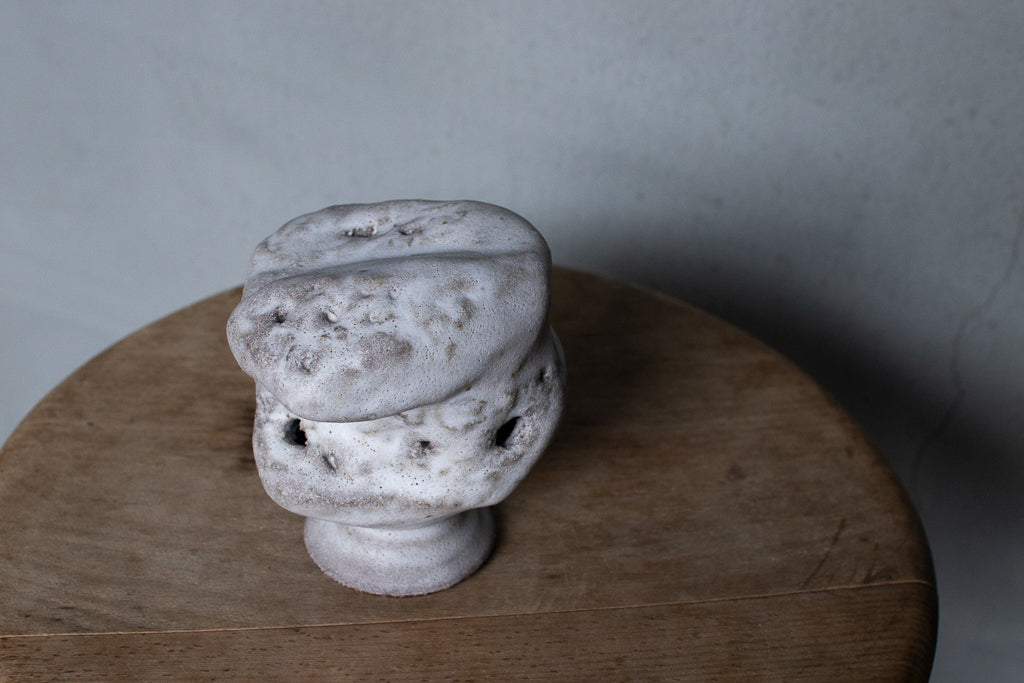 鷲沢ワシ子 / 石のオブジェ