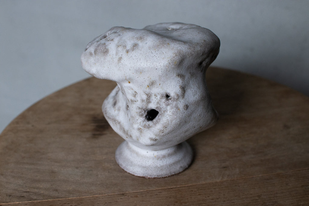 鷲沢ワシ子 / 石のオブジェ