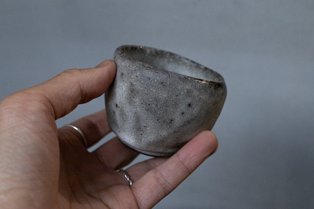 鷲沢ワシ子 / くりぬきぐい呑