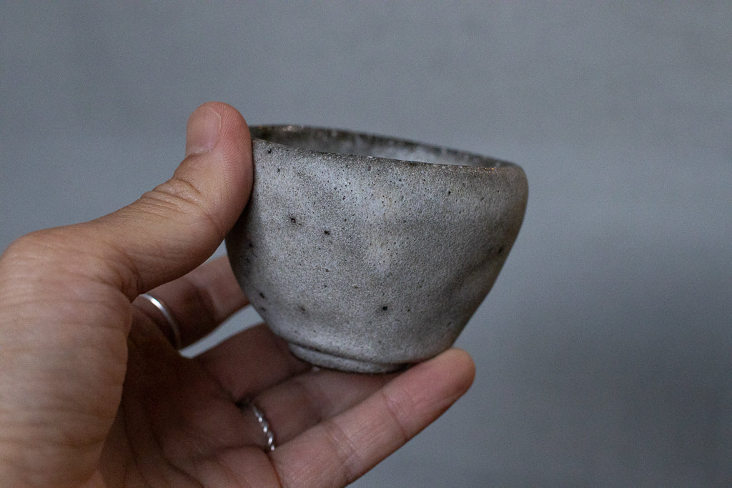 鷲沢ワシ子 / くりぬきぐい呑