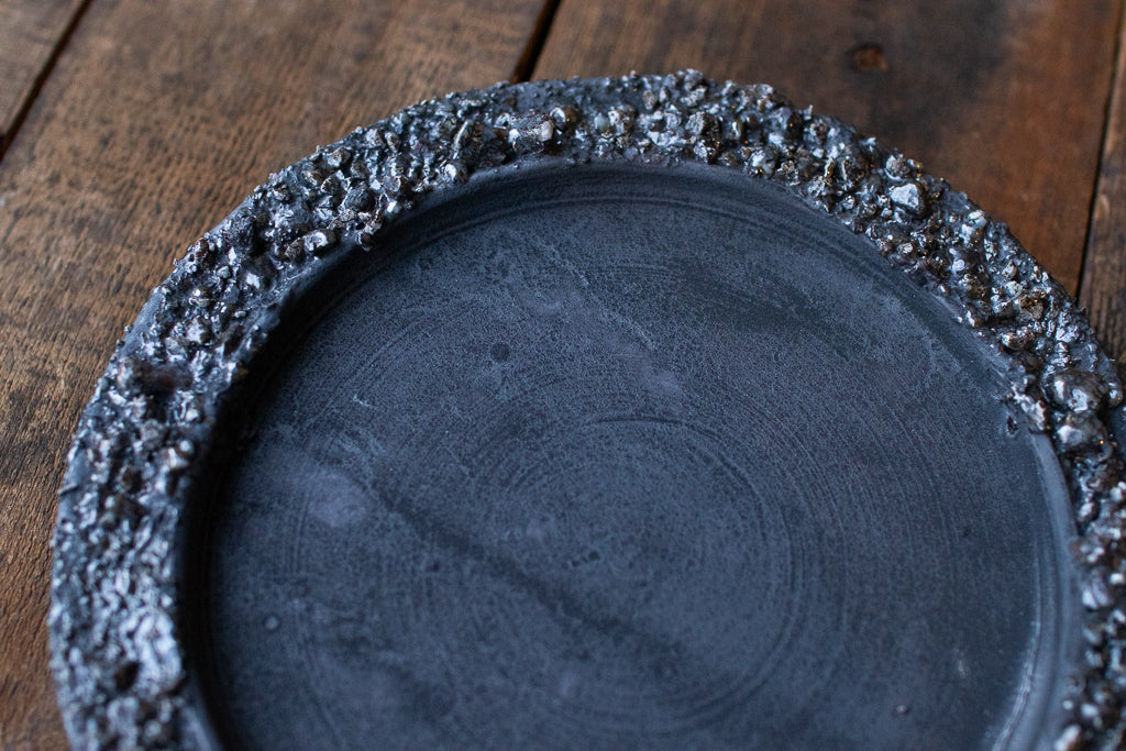 野中麟太郎 / 石の皿 黒 小 19cm