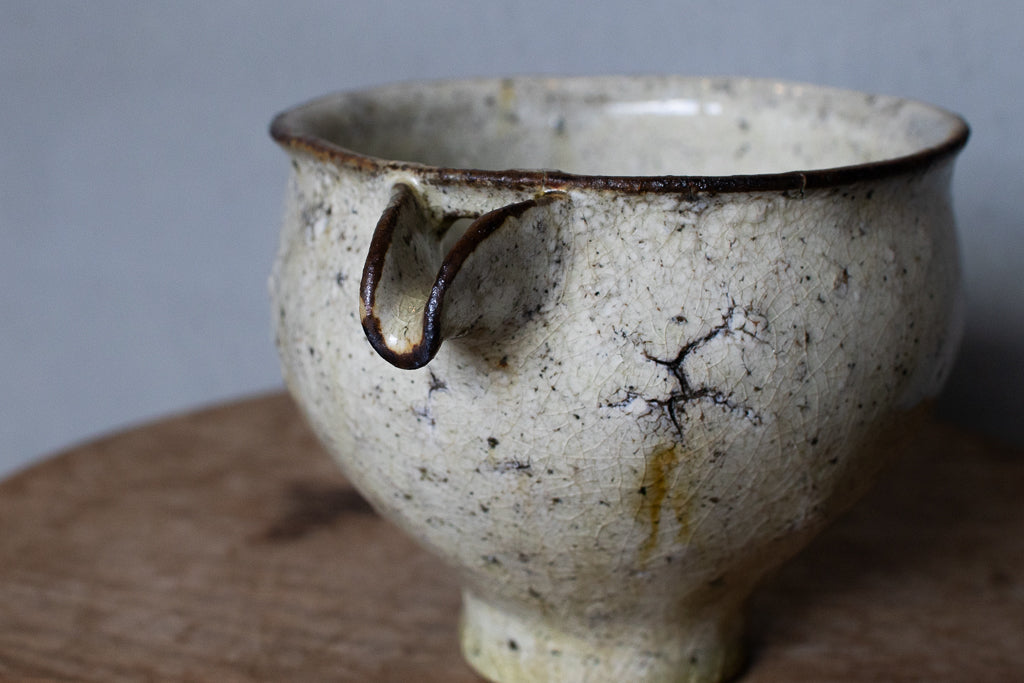 山下太 / 阿蘇原土白泥片口 注器 酒器