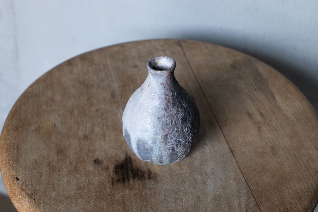 高橋燎 / 小さな一輪挿し 薪窯(トレインキルン)'24個展出展作品