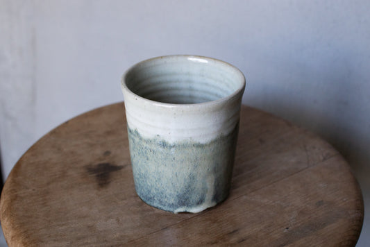 Toru Murasawa / Mug, ash glaze, hanging