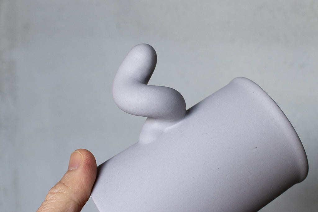 菊池俊治 / Sマグ グレー にょろにょろマグカップ Smug