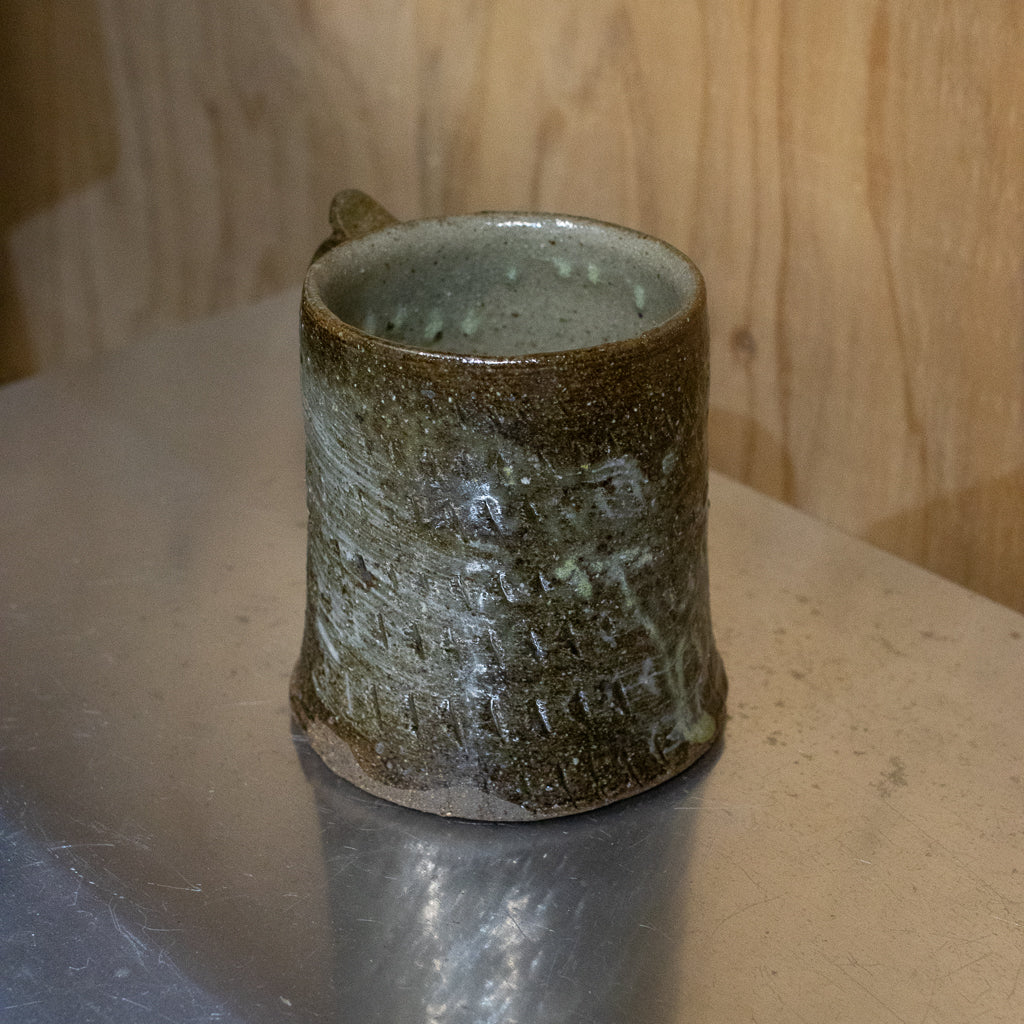 西川真衣 / 角マグカップ（飛びカンナに刷毛目）