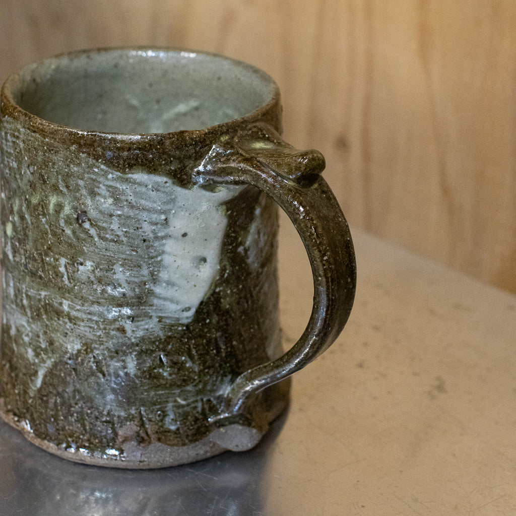 西川真衣 / 角マグカップ（飛びカンナに刷毛目）