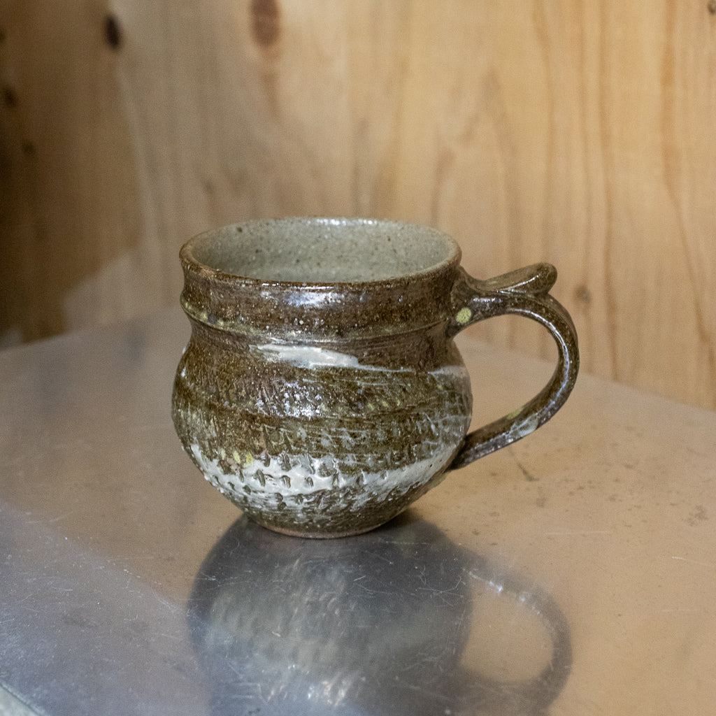 西川真衣 / 丸マグカップ（飛びカンナに刷毛目）