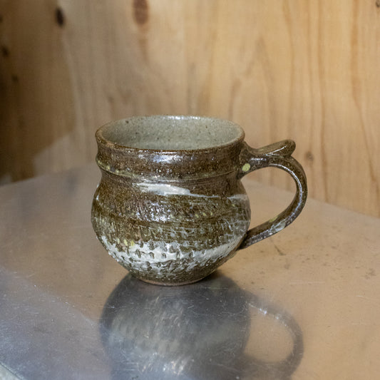 西川真衣 / 丸マグカップ（飛びカンナに刷毛目）