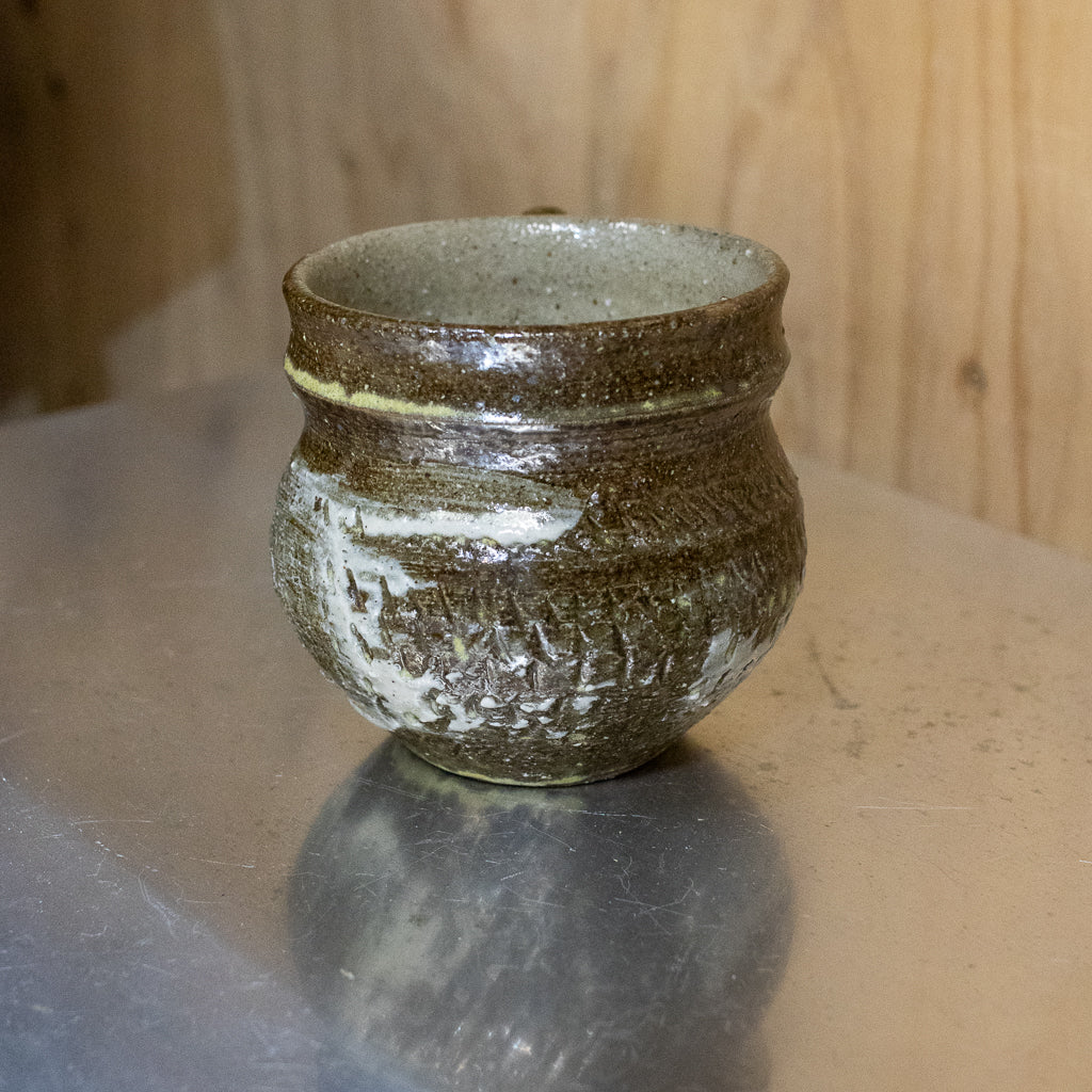 西川真衣 / 丸マグカップ（飛びカンナに刷毛目）