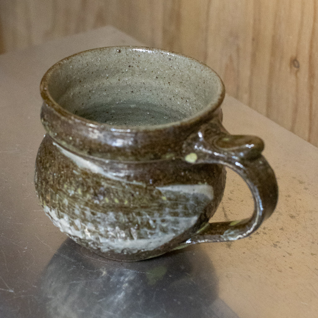 西川真衣 / 丸マグカップ（飛びカンナに刷毛目）