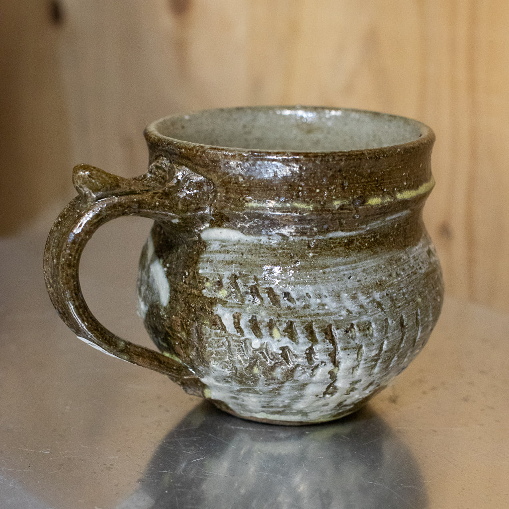 西川真衣 / 丸マグカップ（飛びカンナに刷毛目）