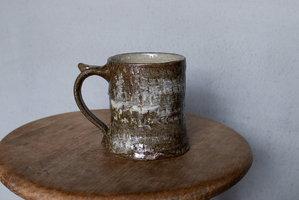 西川真衣 / 角マグカップ（飛びカンナに刷毛目）