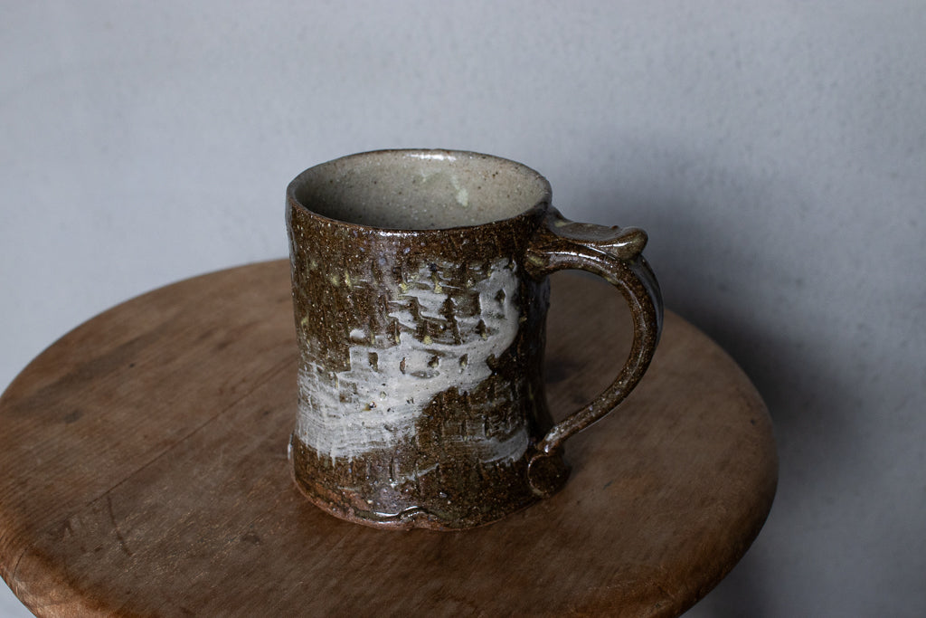 西川真衣 / 角マグカップ（飛びカンナに刷毛目）