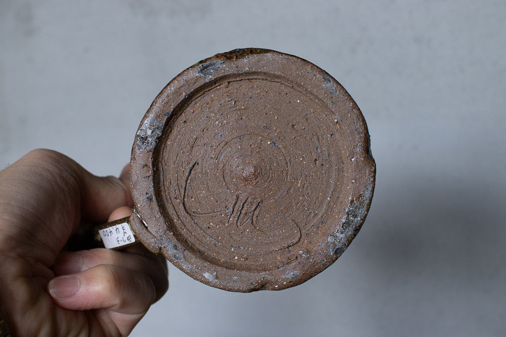 西川真衣 / 角マグカップ（飛びカンナに刷毛目）