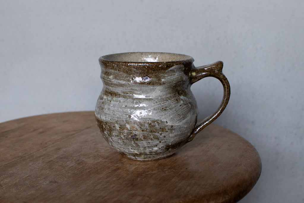 西川真衣 / 丸マグカップ（飛びカンナに刷毛目）A