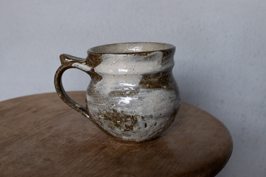 西川真衣 / 丸マグカップ（飛びカンナに刷毛目）A