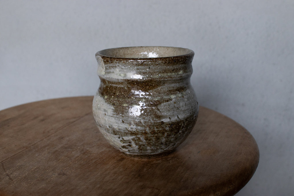 西川真衣 / 丸マグカップ（飛びカンナに刷毛目）A