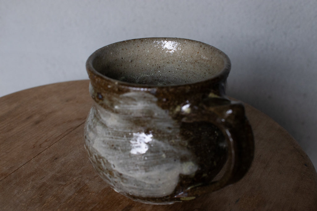 西川真衣 / 丸マグカップ（飛びカンナに刷毛目）A