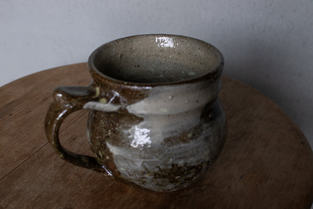 西川真衣 / 丸マグカップ（飛びカンナに刷毛目）A