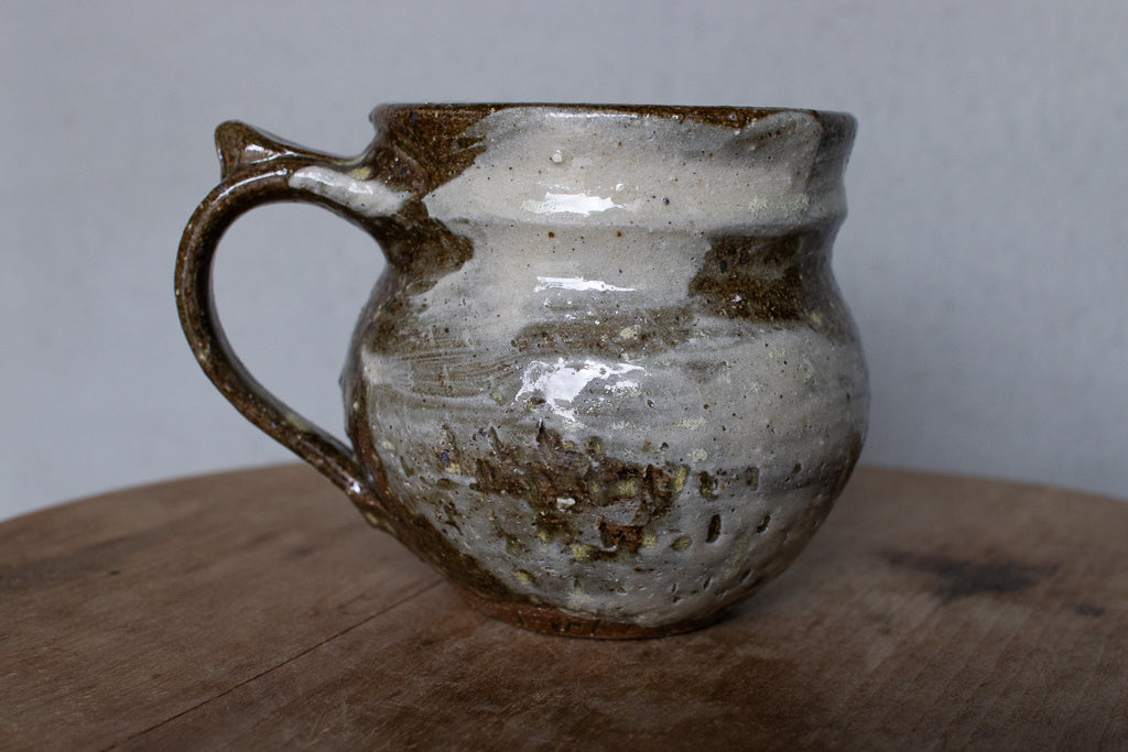 西川真衣 / 丸マグカップ（飛びカンナに刷毛目）A