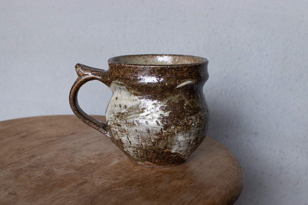 西川真衣 / 丸マグカップ（飛びカンナに刷毛目）B